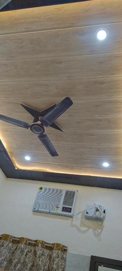 Saroja Paying Guest House Varanasi Exterior foto