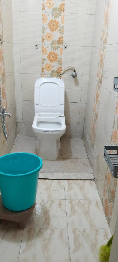 Saroja Paying Guest House Varanasi Exterior foto
