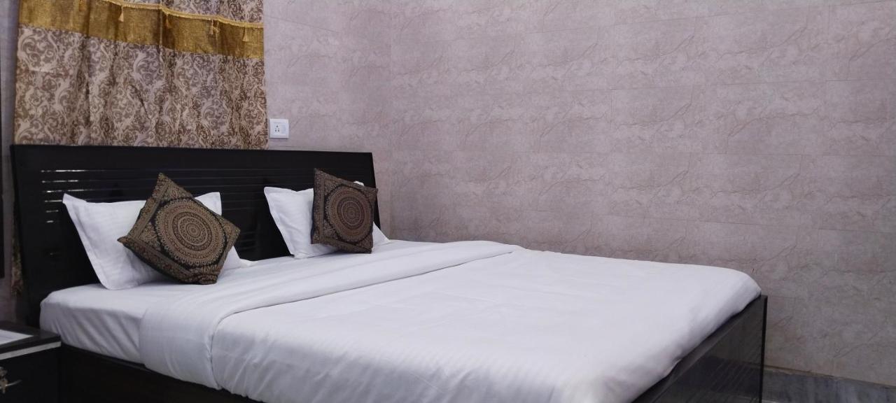 Saroja Paying Guest House Varanasi Exterior foto