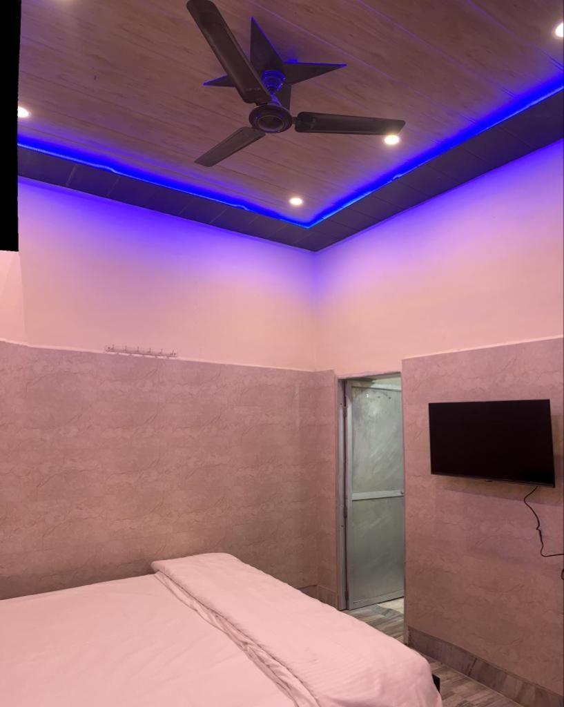 Saroja Paying Guest House Varanasi Exterior foto